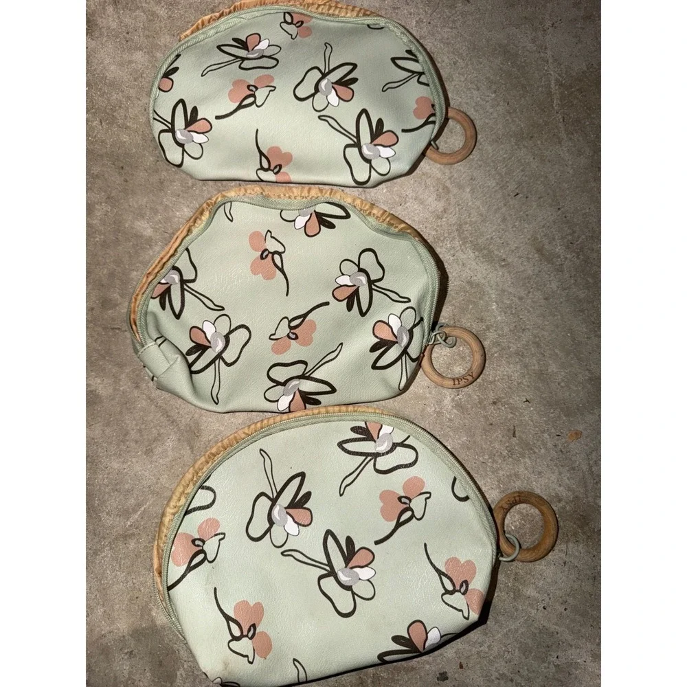 Ipsy Floral Cosmetic Bag Set Sage Green Faux Leather Makeup Pouches 3 Piece‎ Set